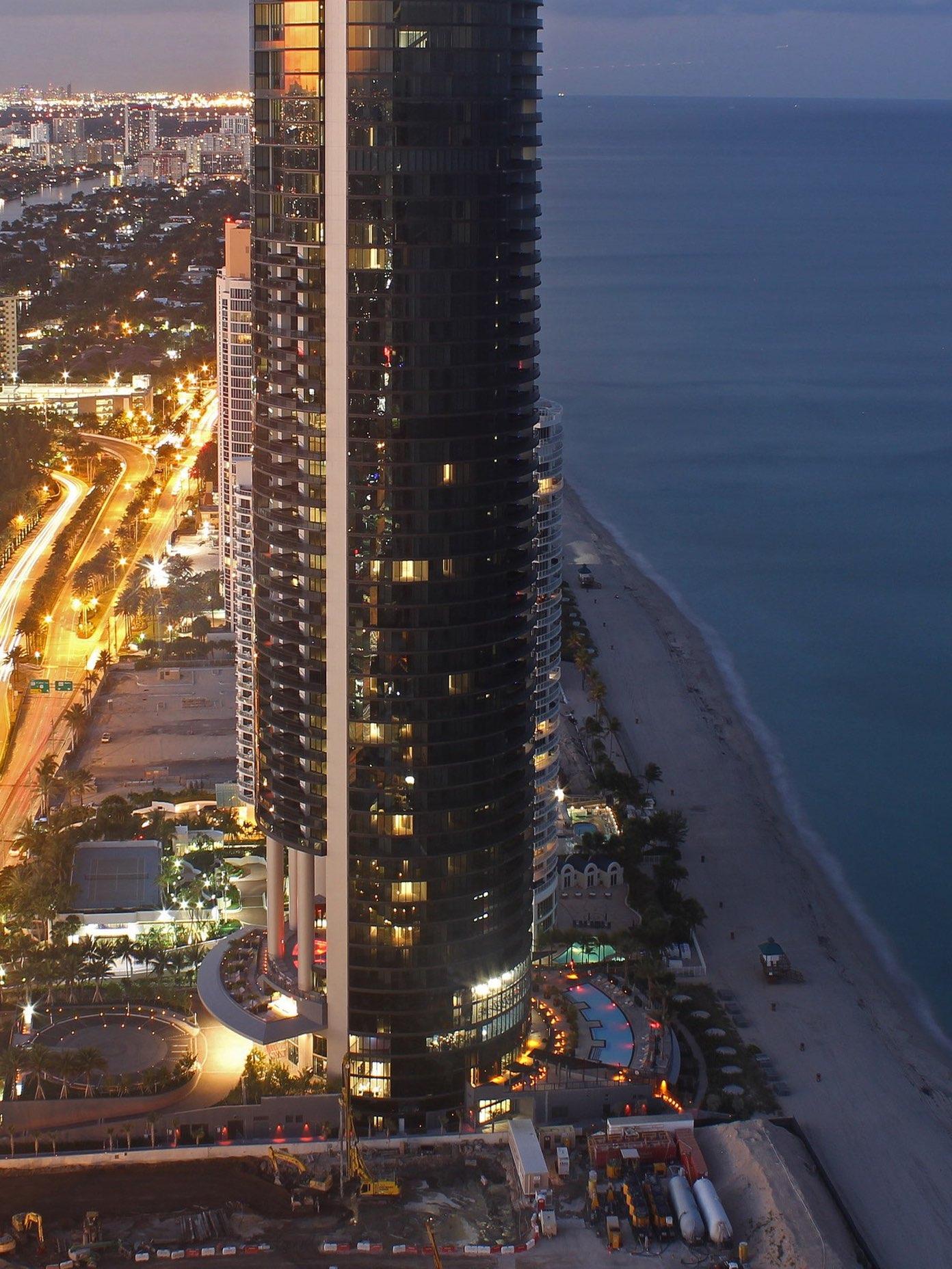 Porsche Design Tower renderings photo 2