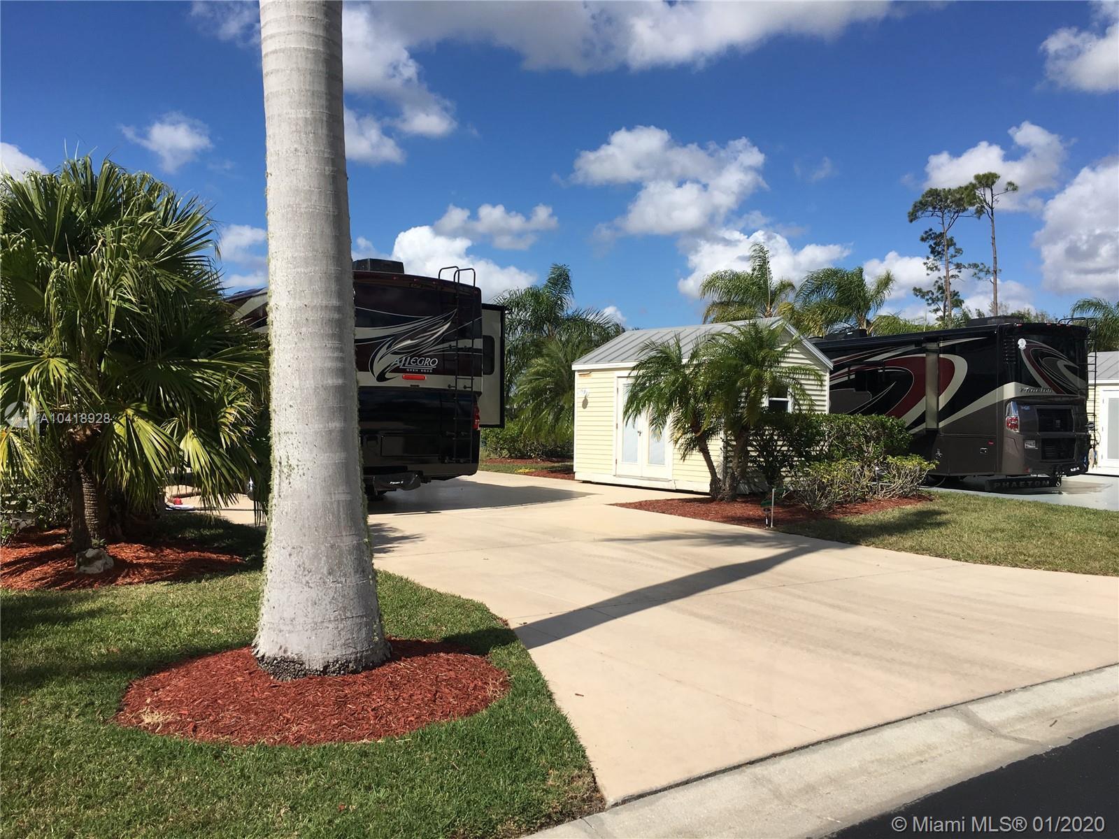3032 Gray Eagle Pkwy, La Belle FL 33935 photo 2