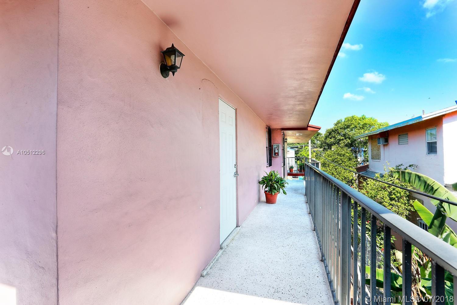 519 NW 10th Ave, Miami FL 33136 photo 3