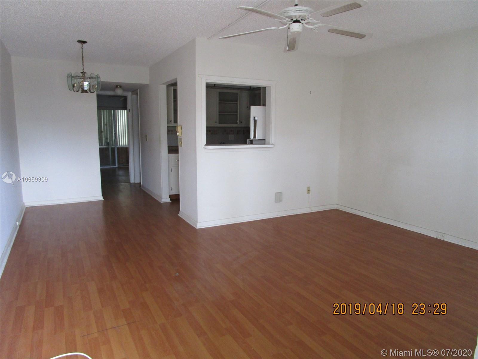 487 Durham Q # 487, Deerfield Beach FL 33442 photo 2