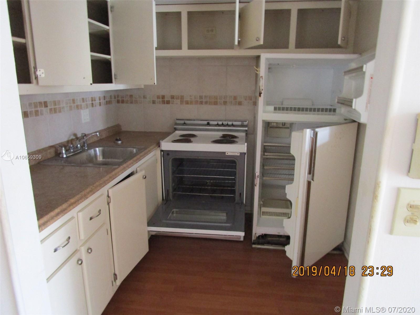 487 Durham Q # 487, Deerfield Beach FL 33442 photo 3