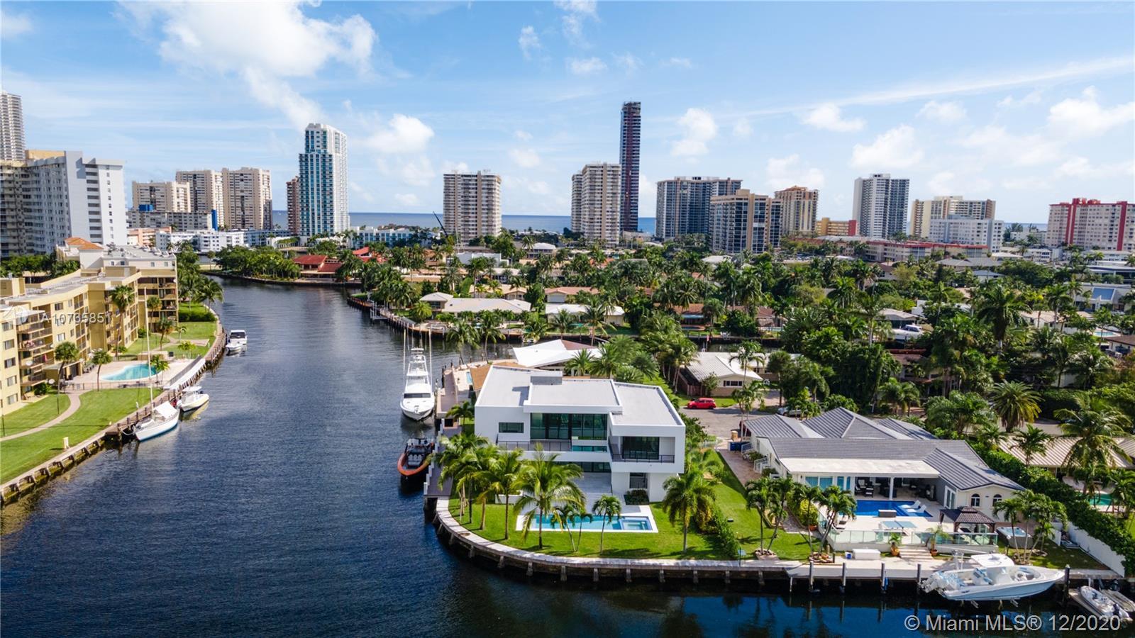 500 Oleander Dr, Hallandale Beach FL 33009 photo 4
