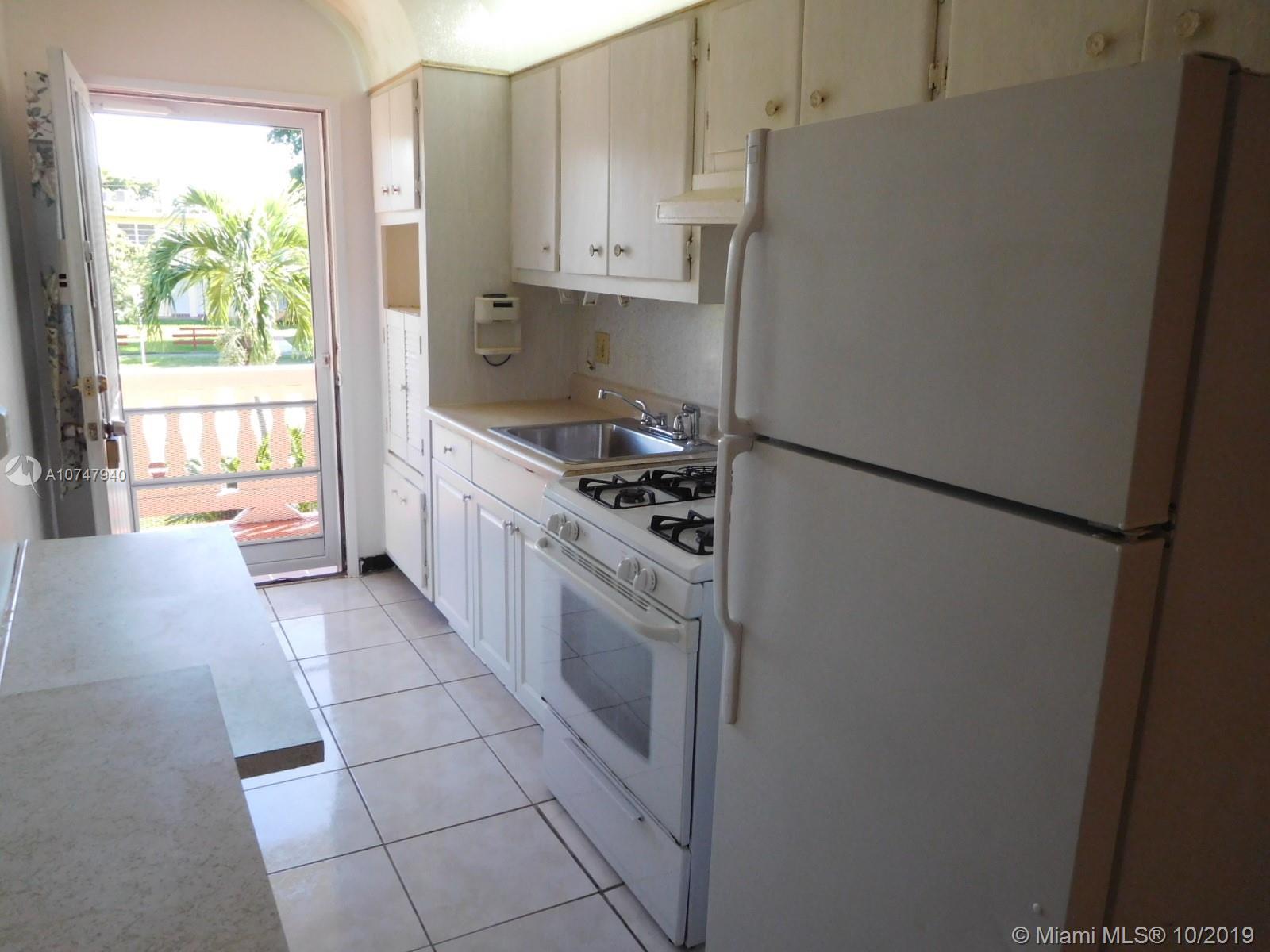 20330 NE 2nd Ave # 14, Miami Gardens FL 33179 photo 5