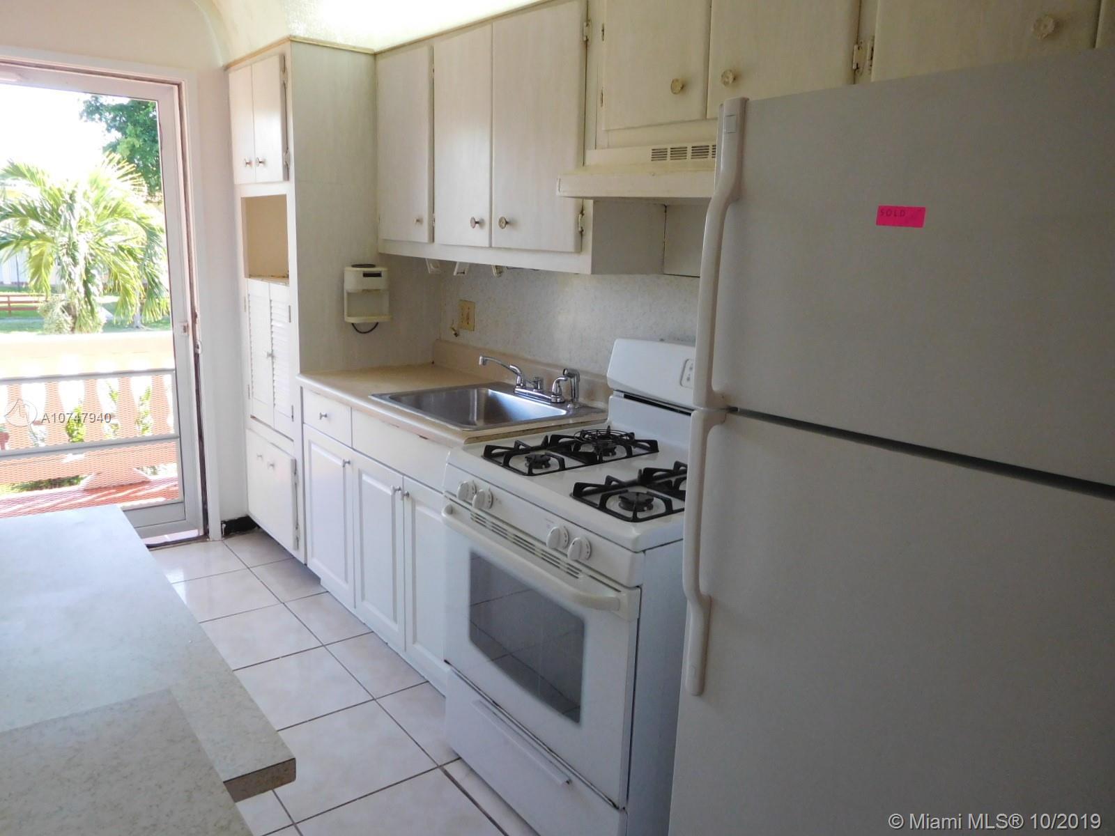 20330 NE 2nd Ave # 14, Miami Gardens FL 33179 photo 4