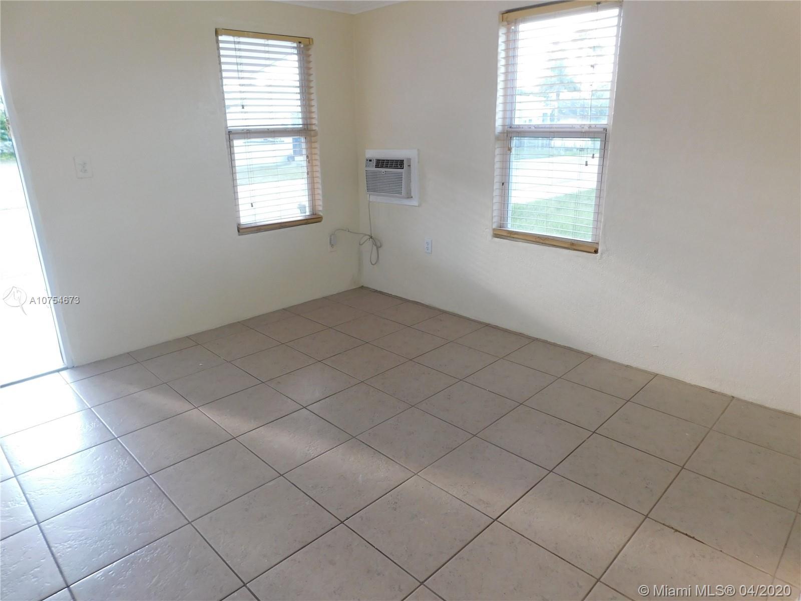 429 SW 6th Ter, Homestead FL 33030 photo 2