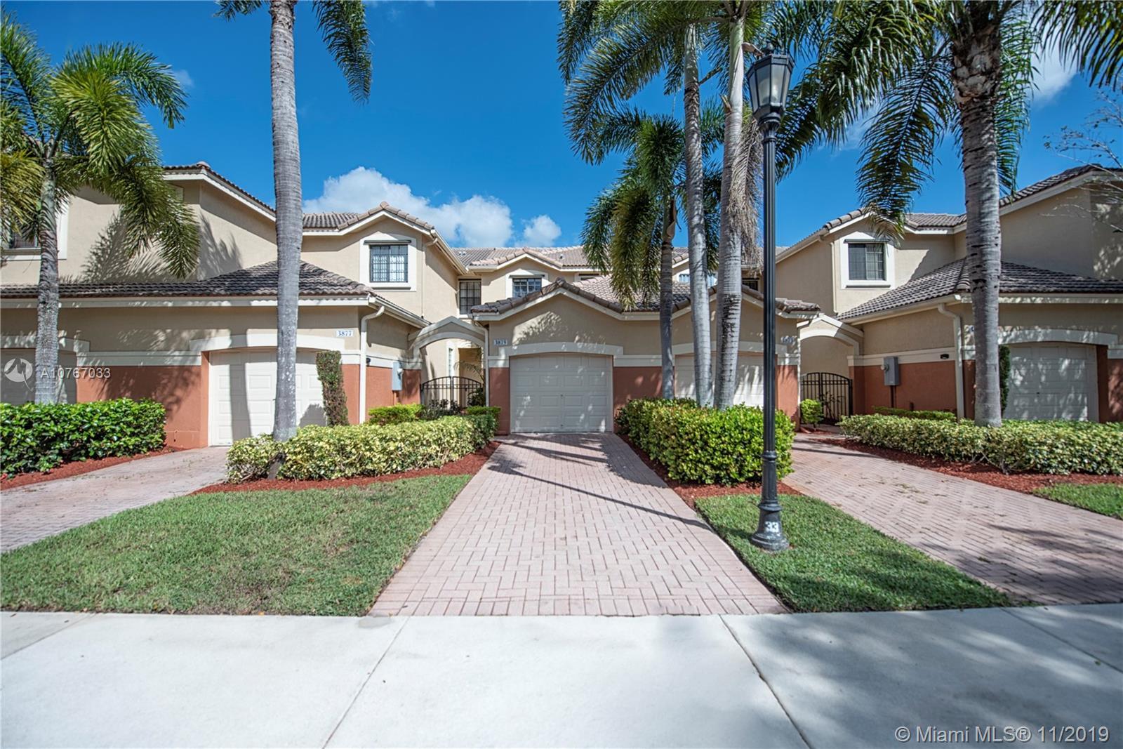 3875 Tree Top Dr, Weston FL 33332