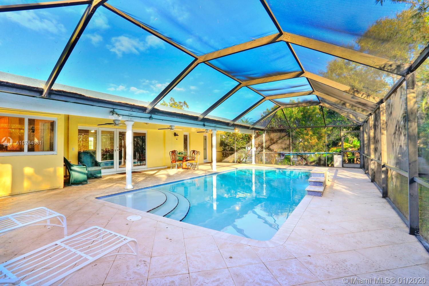 8120 SW 151st St, Palmetto Bay FL 33158