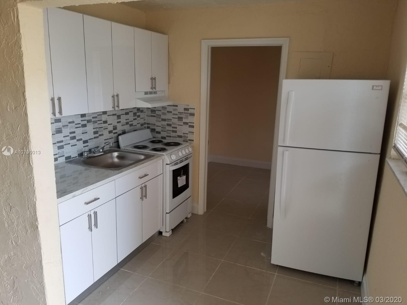 172 NW 12th St # 2, Miami FL 33136 photo 2