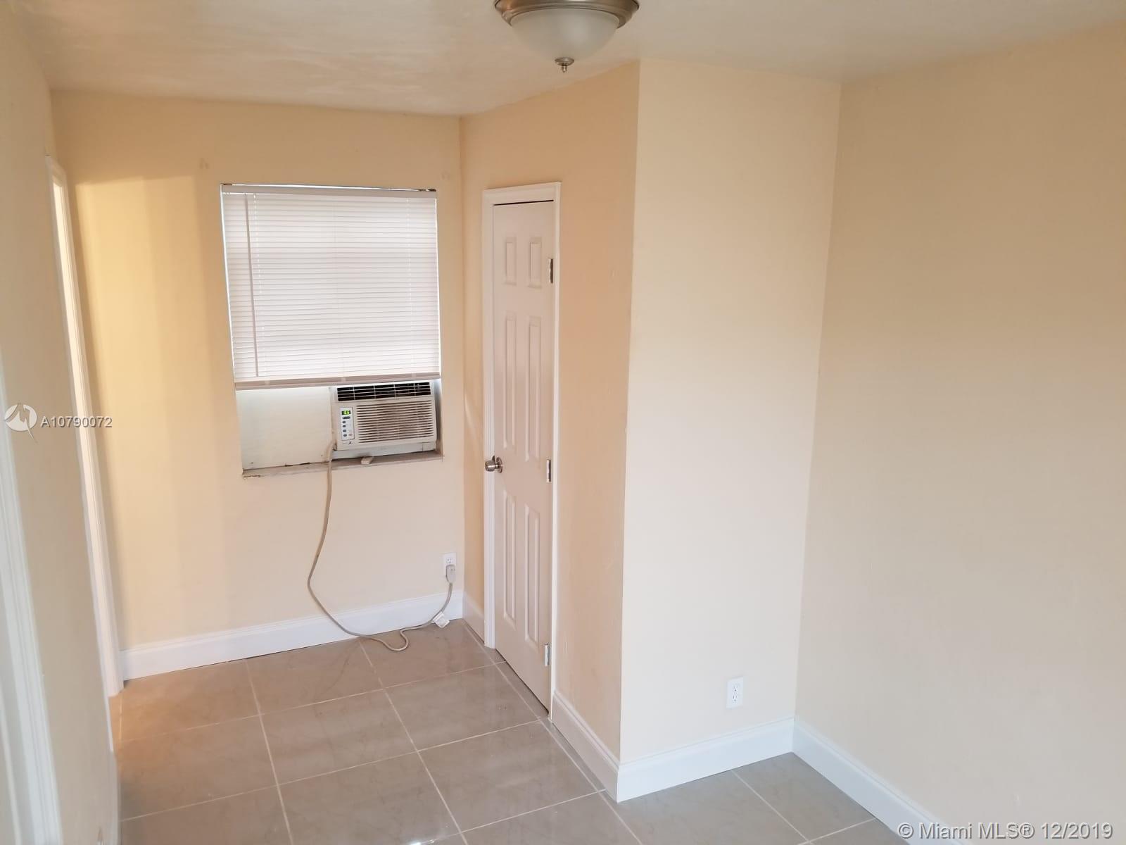 172 NW 12th St # 5, Miami FL 33136 photo 3