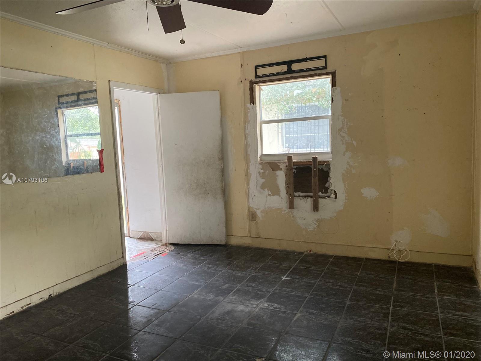 846 NW 111th St, Miami FL 33168 photo 5