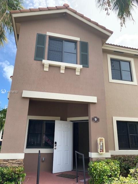 22511 SW 88 pl unit 9, Cutler Bay FL 33190