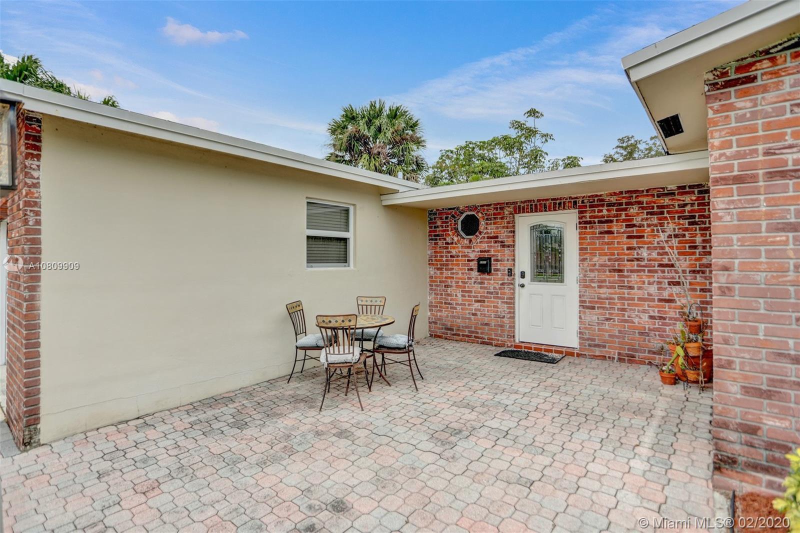 6501 SW 10th St, North Lauderdale FL 33068 photo 2