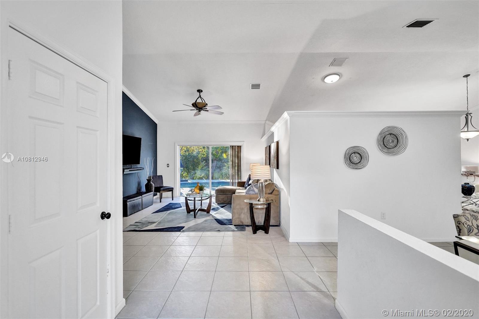 622 SW 200th Ter, Pembroke Pines FL 33029 photo 5