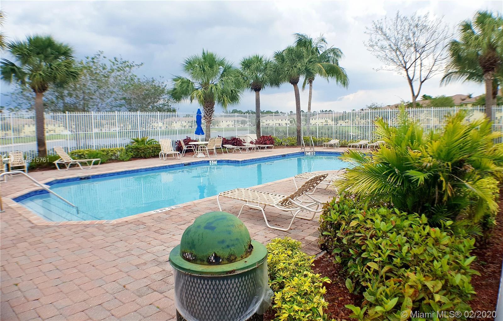 832 Imperial Lake Rd # 832, West Palm Beach FL 33413 photo 2