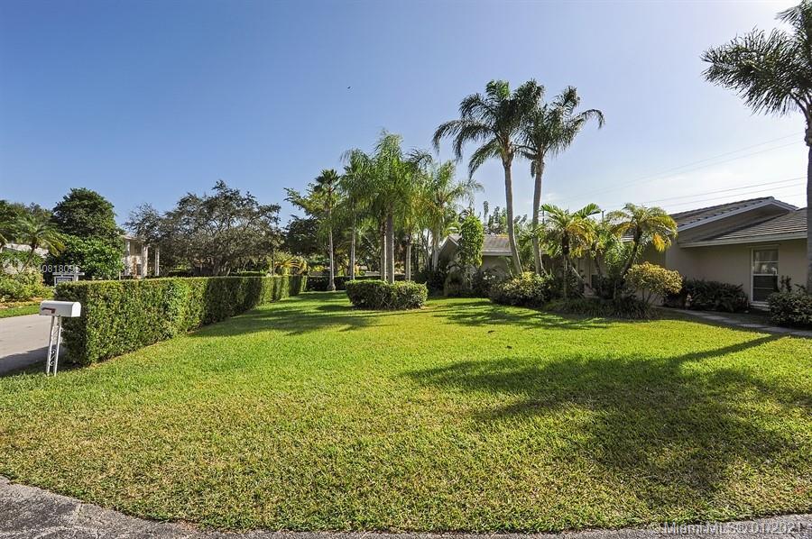 7740 SW 139th Ter, Palmetto Bay FL 33158 photo 2