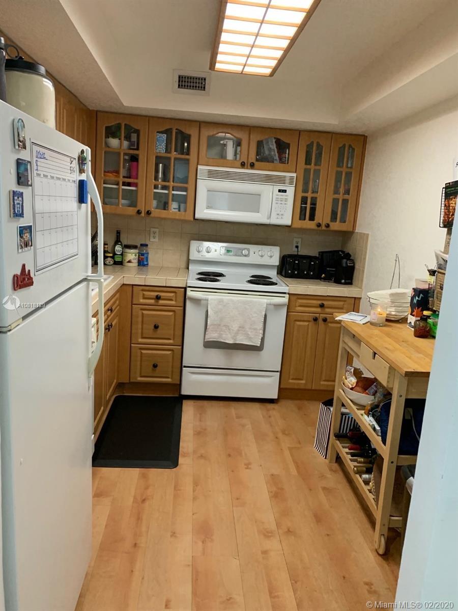 10852 N Kendall Dr # 417, Miami FL 33176 photo 2