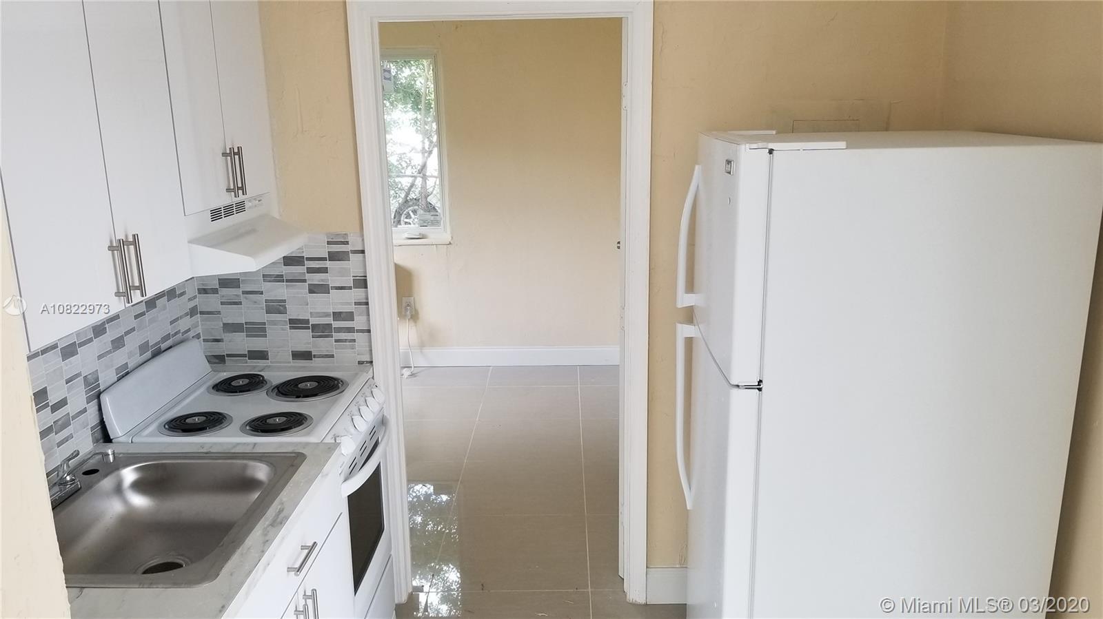 172 NW 12th St # 6, Miami FL 33136 photo 2