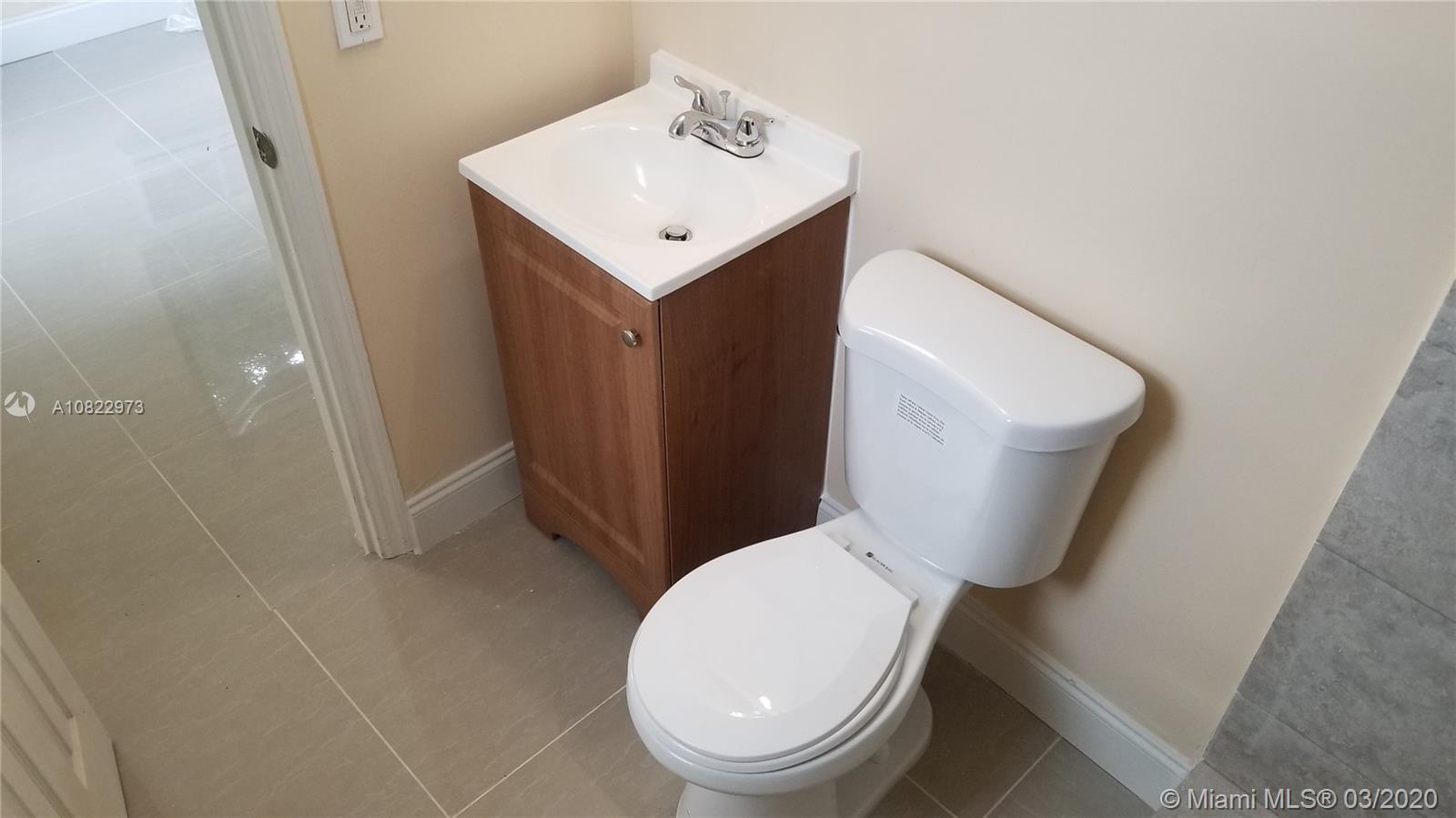 172 NW 12th St # 6, Miami FL 33136 photo 5