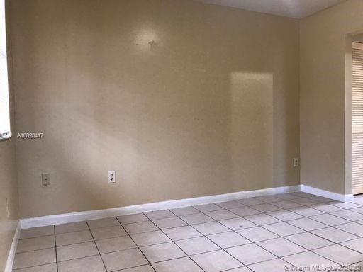 352 NW 11th St # 5, Miami FL 33136 photo 4