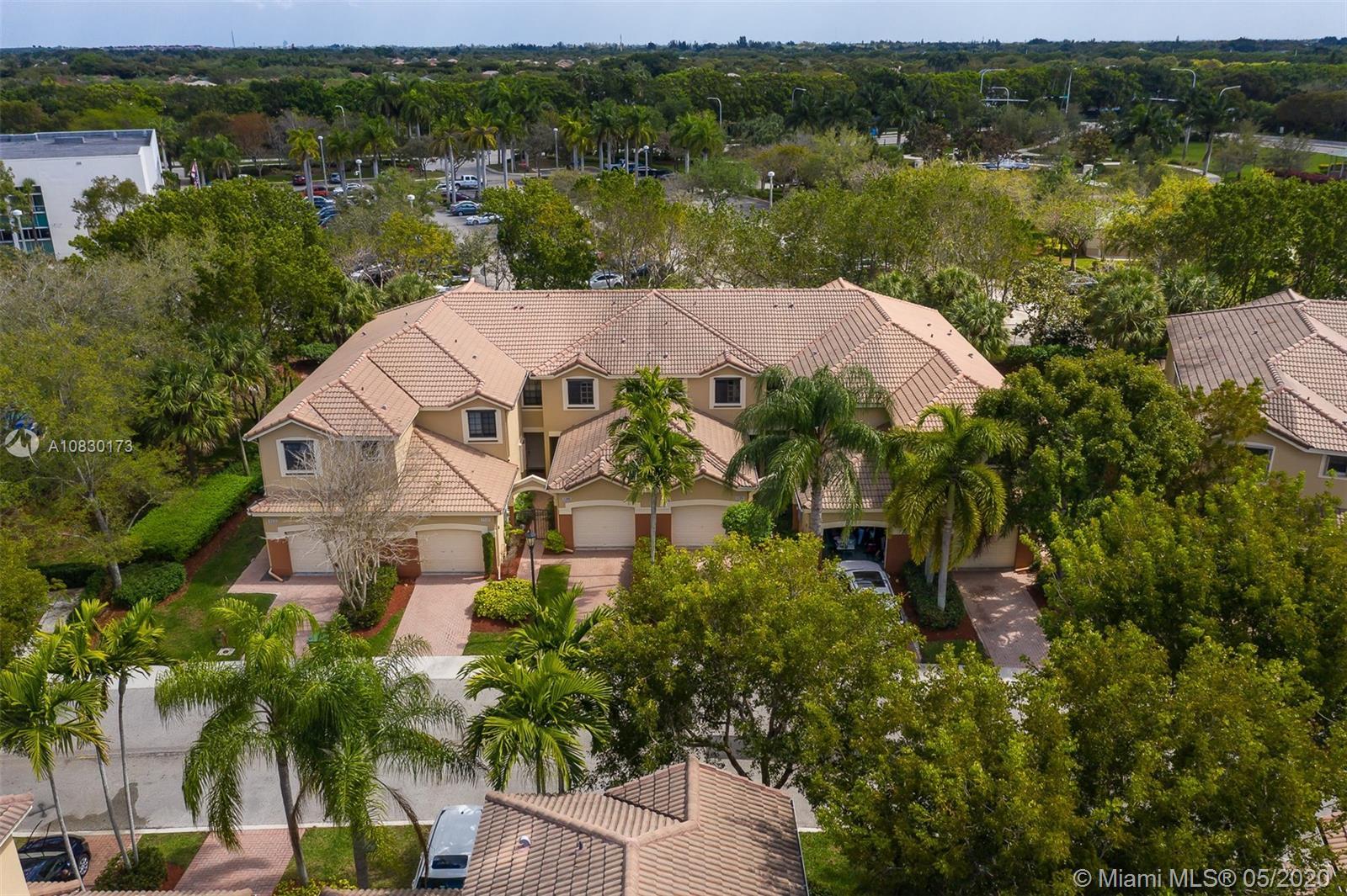 4308 Vineyard Cir, Weston FL 33332