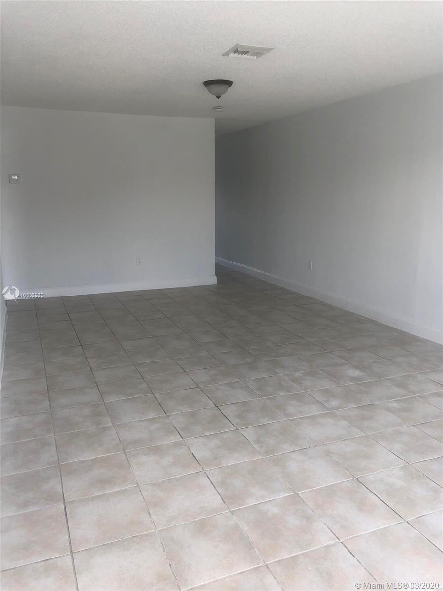 21390 NW 40th Cir Ct, Miami Gardens FL 33055 photo 2