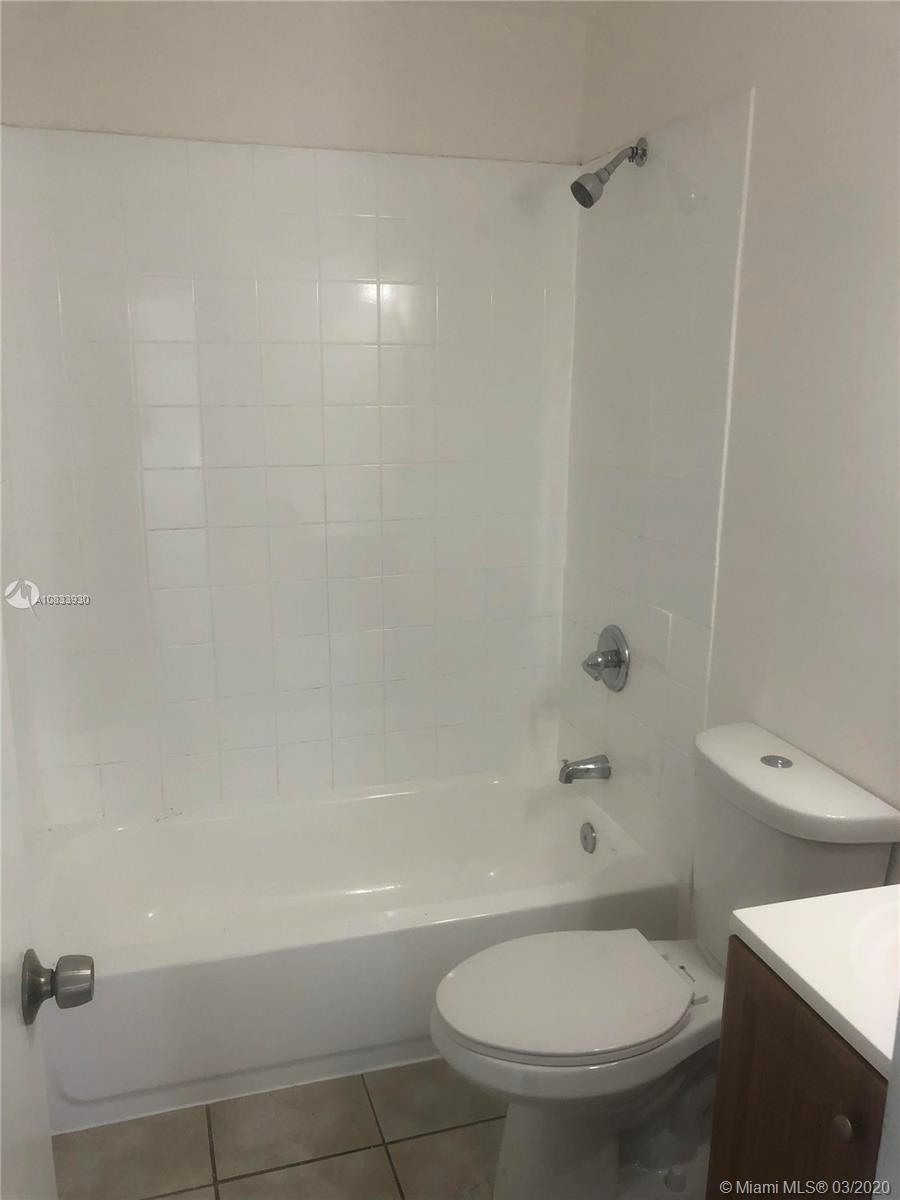 21390 NW 40th Cir Ct, Miami Gardens FL 33055 photo 3