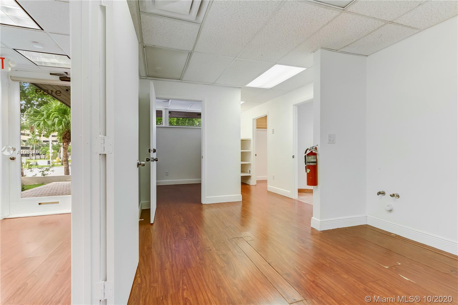 9159 SW 87th Ave, Miami FL 33176 photo 4