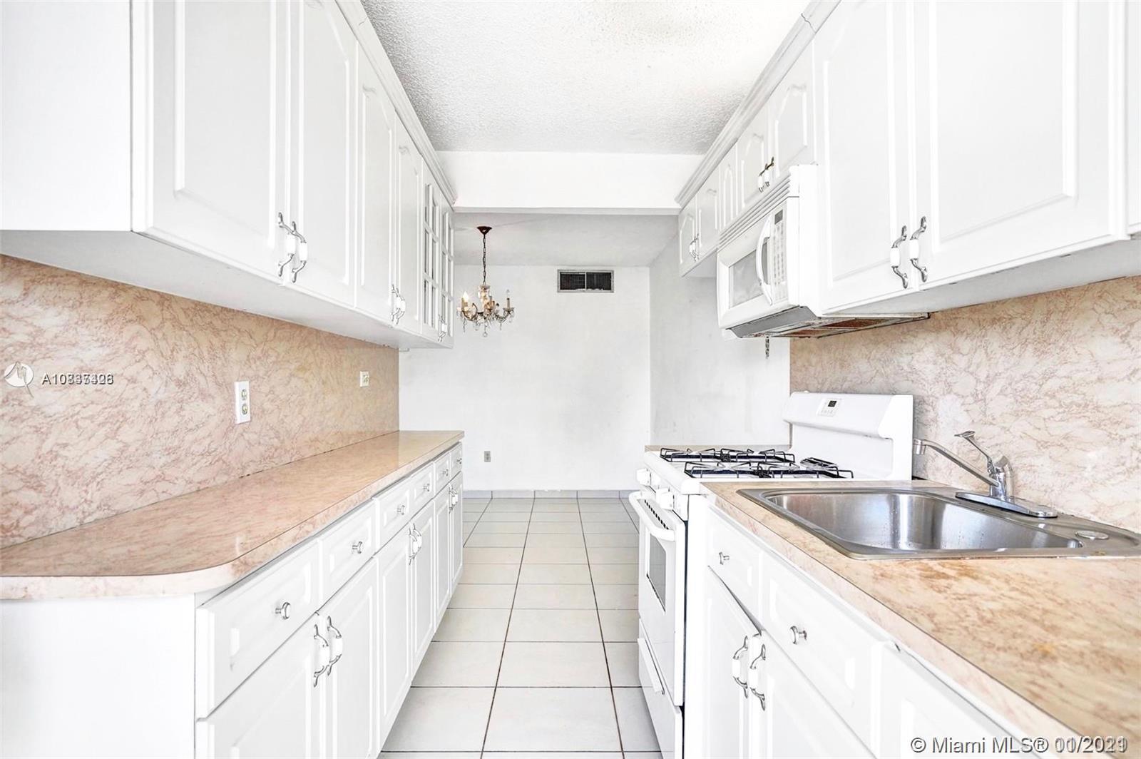 165 NE 203rd Ter # 15, Miami Gardens FL 33179 photo 2
