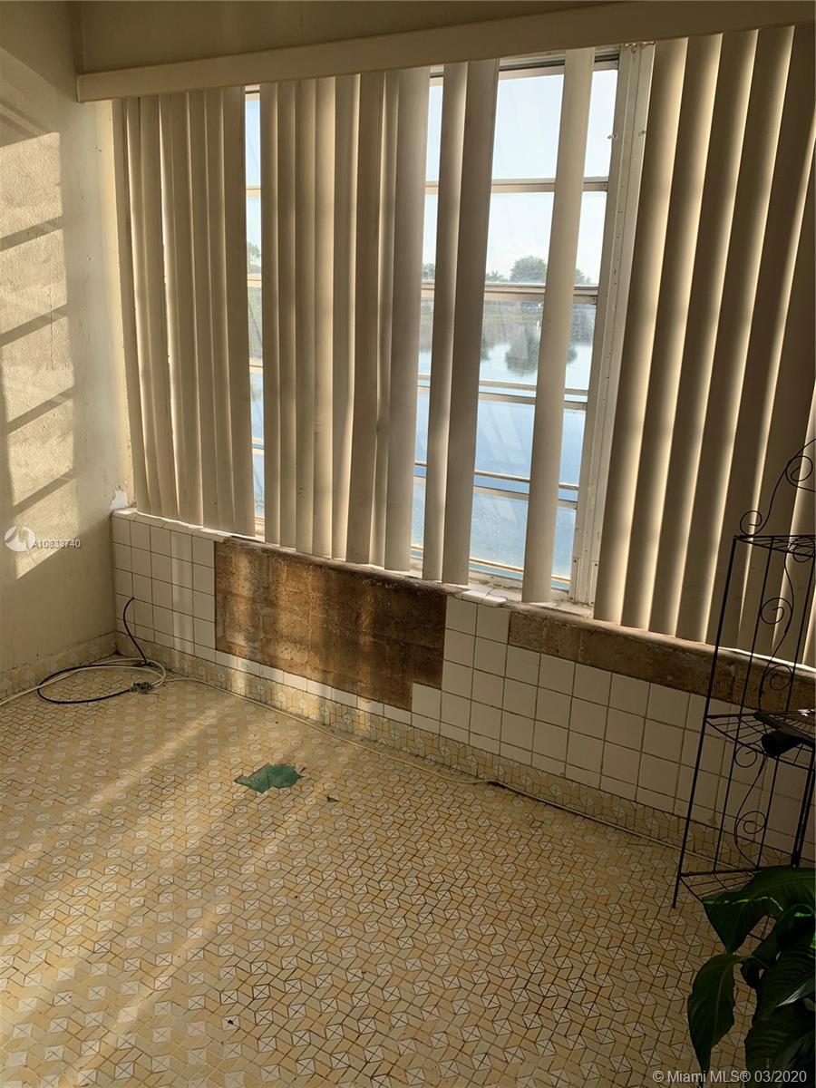 19001 NE 2nd Ave # 1418, Miami FL 33179 photo 3