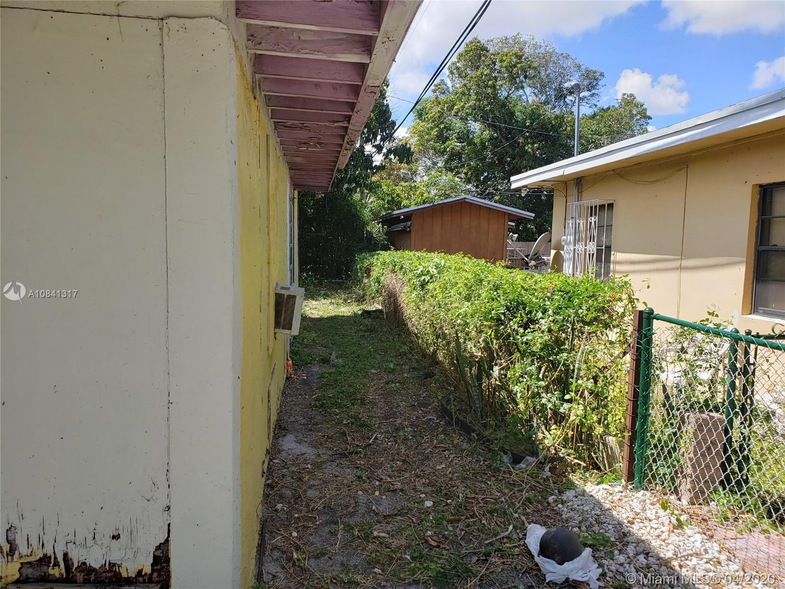 12320 NW 13th Ave, North Miami FL 33167 photo 3
