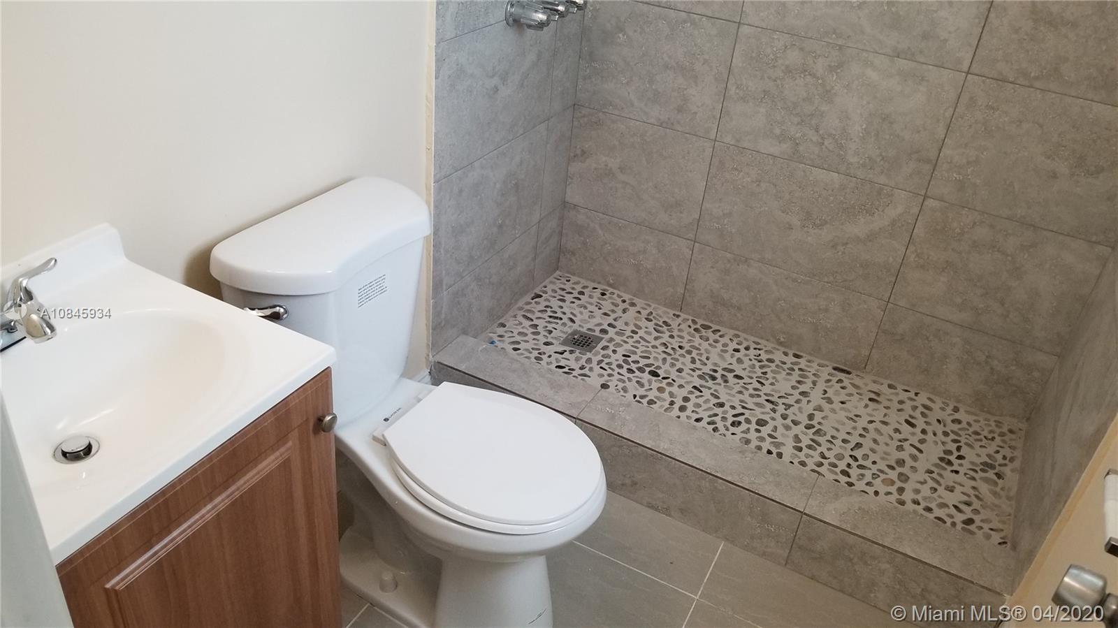 172 NW 12th St # 6, Miami FL 33136 photo 3