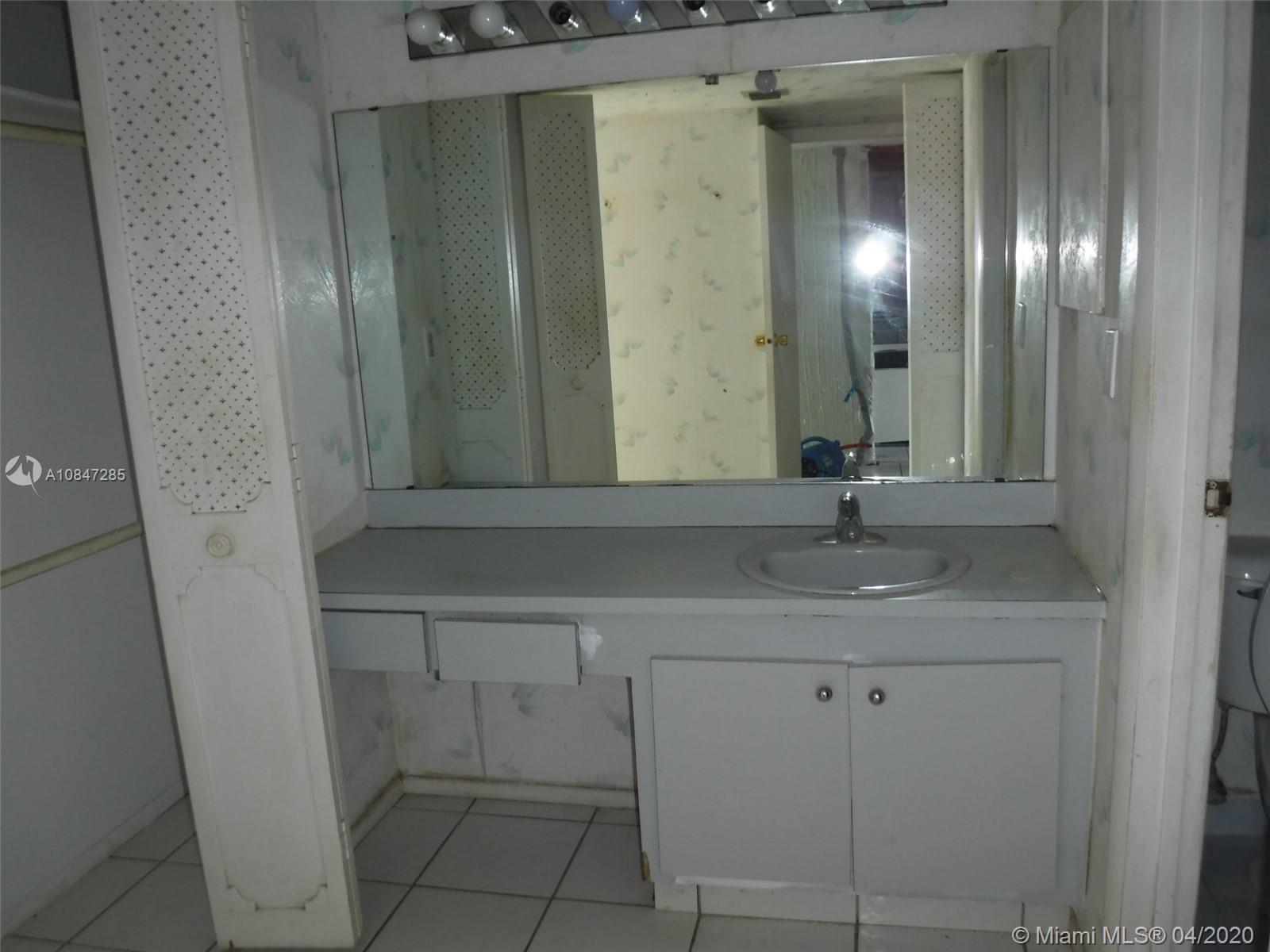 3101 N Country Club Dr # 106, Aventura FL 33180 photo 5