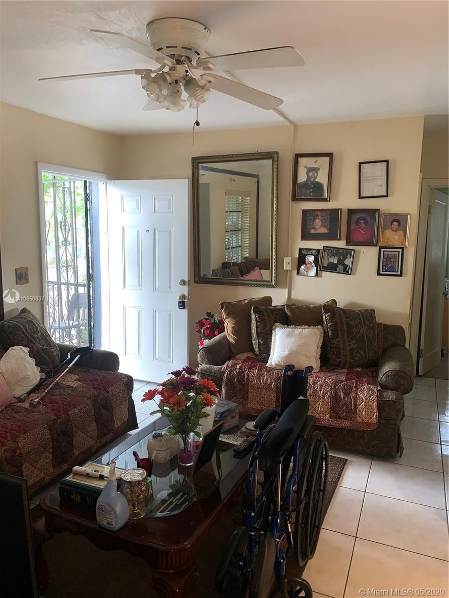 13040 W Golf Dr, Miami FL 33167 photo 5
