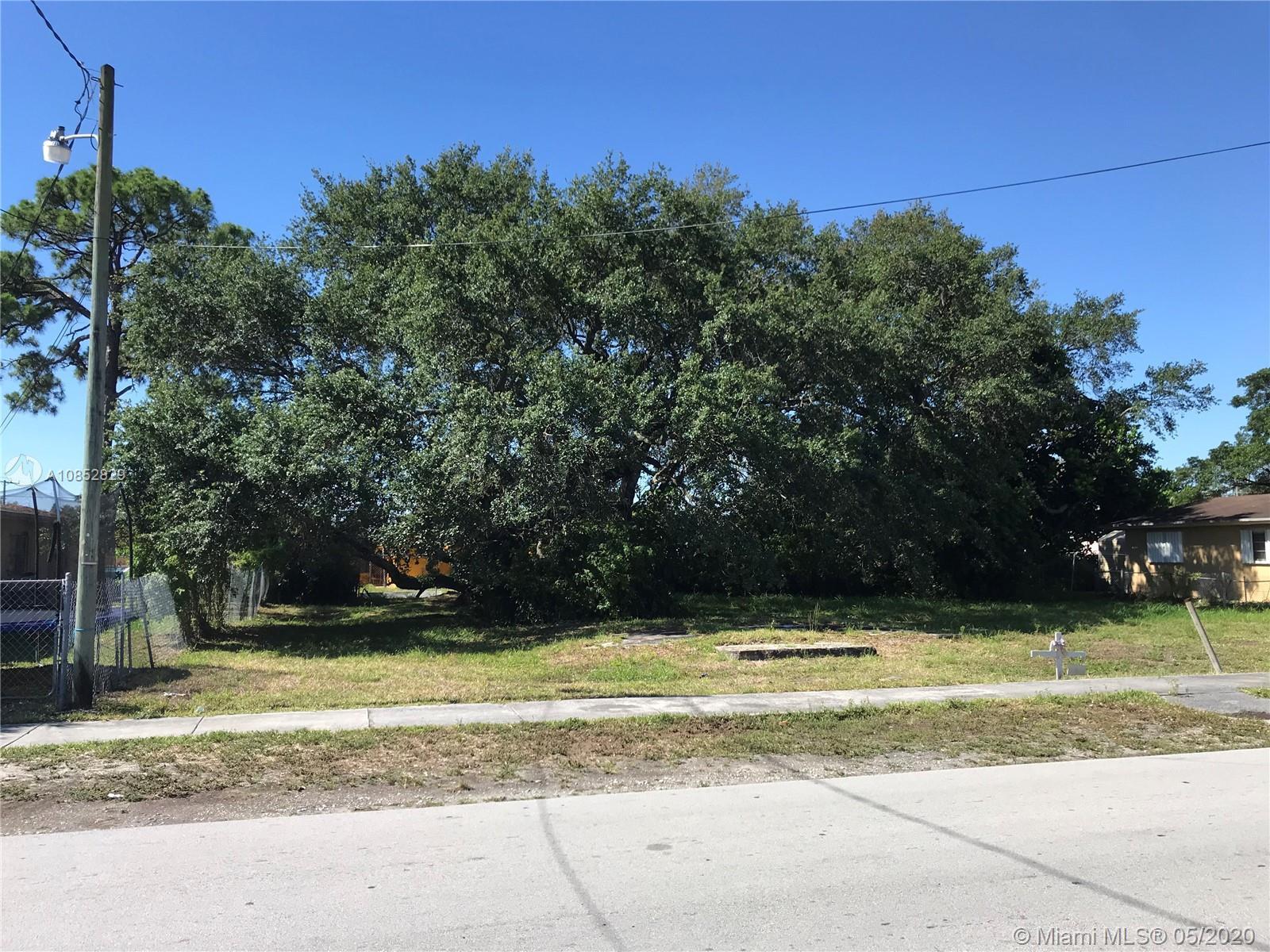 2008 NW 154th St, Miami Gardens FL 33054