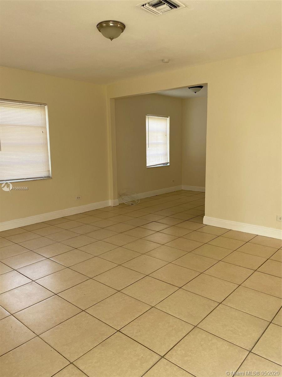North Miami, FL 33168 photo 2