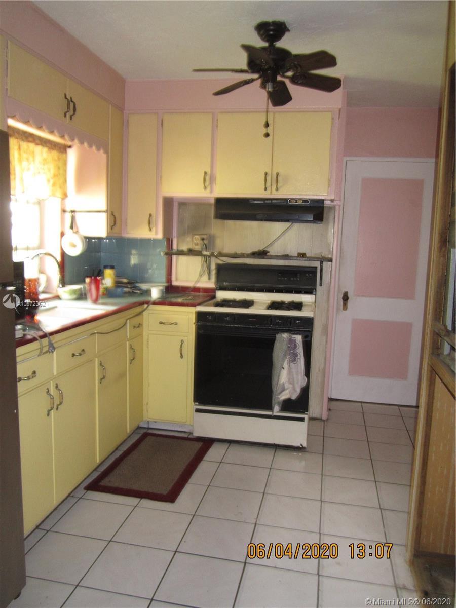 831 NW 140th Ter, Miami FL 33168 photo 4