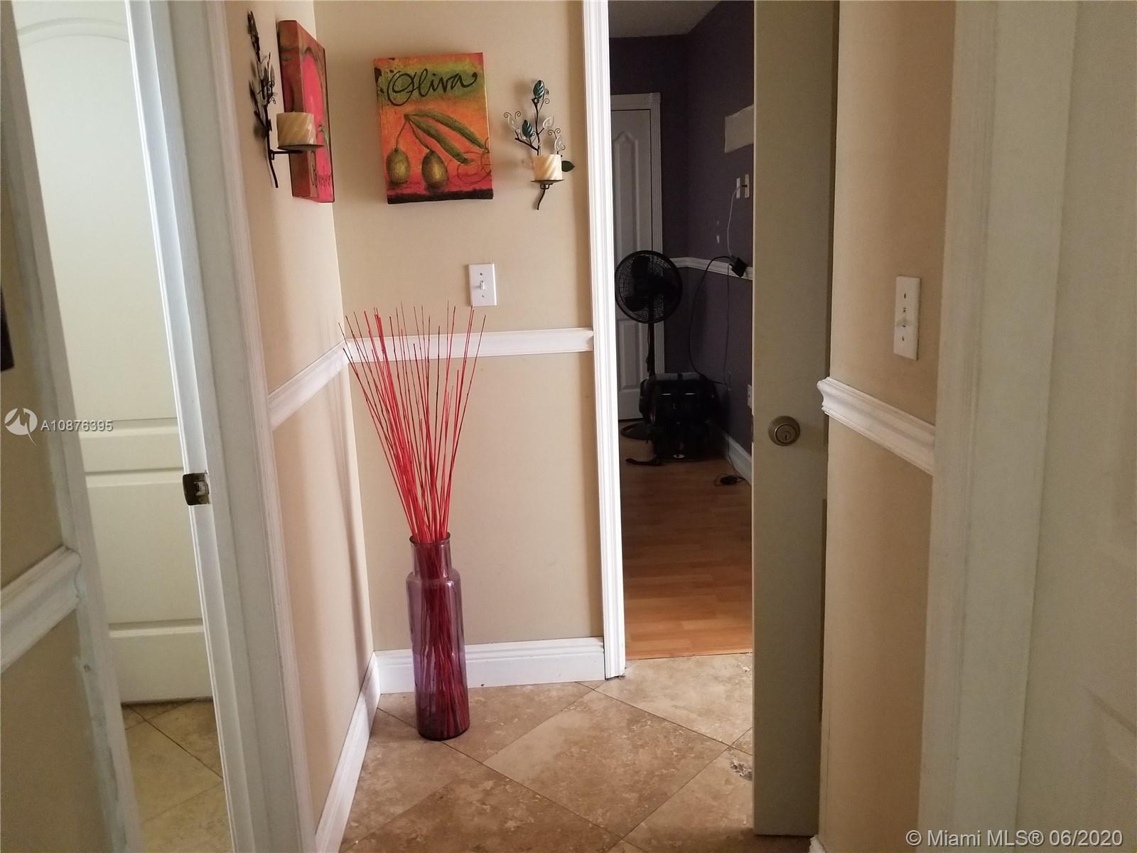 4249 SW 157th Ct, Miami FL 33185 photo 4