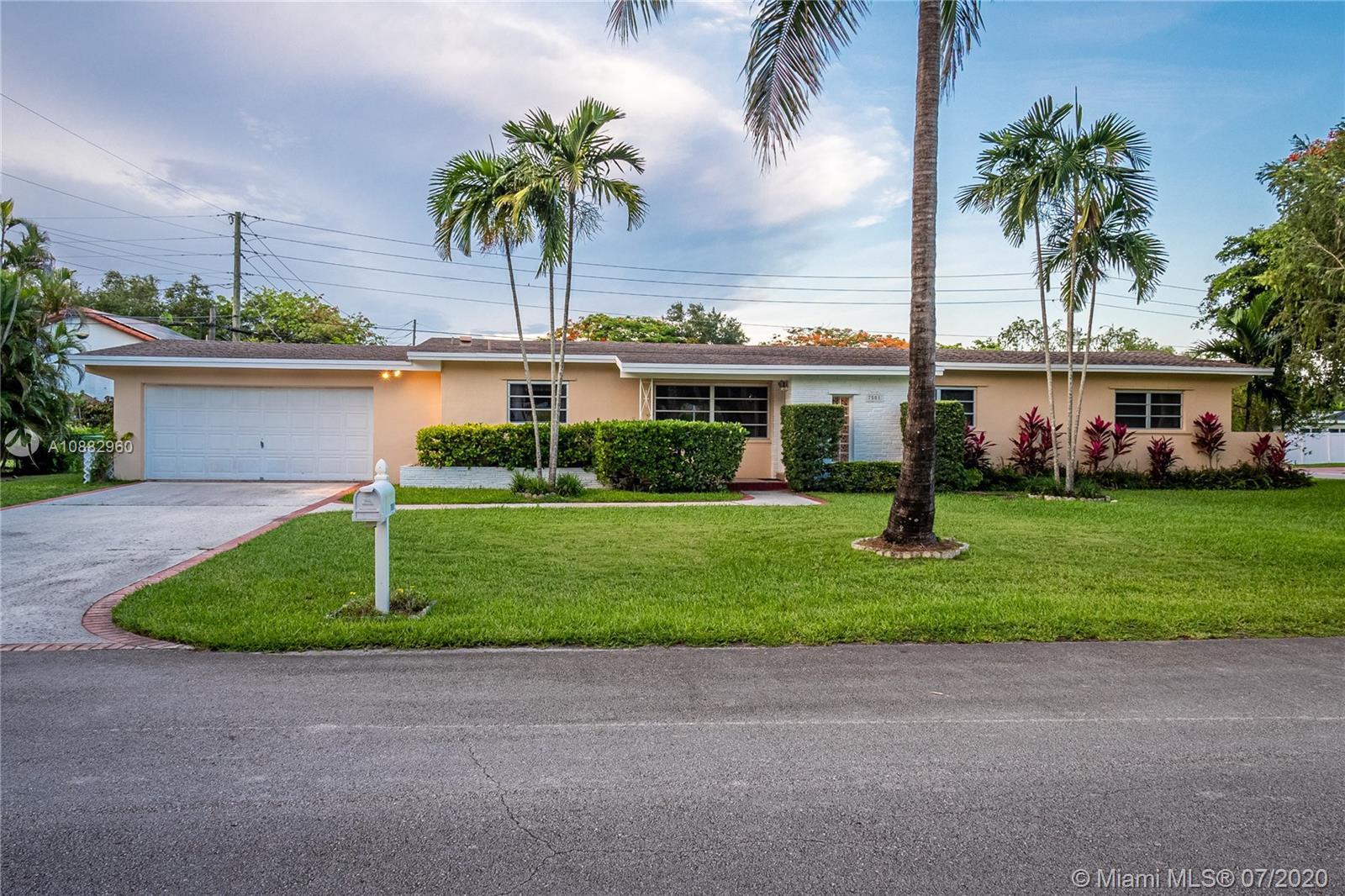 7501 SW 137th St, Palmetto Bay FL 33158 photo 2