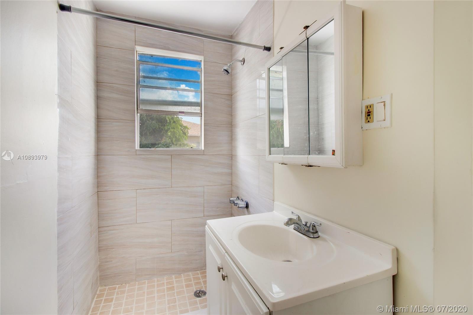 146 NW 9th Ave, Miami FL 33128 photo 3