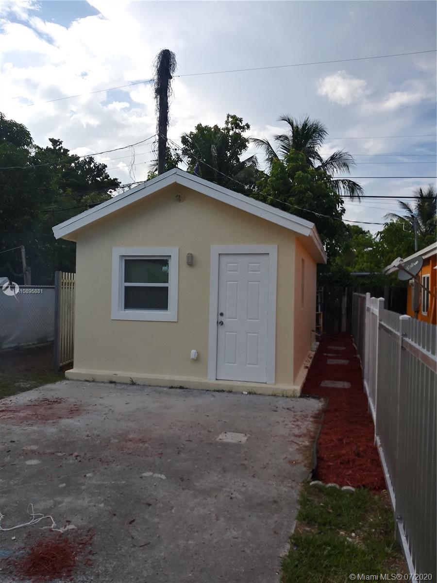 1745 NW 112th Ter, Miami FL 33167 photo 2