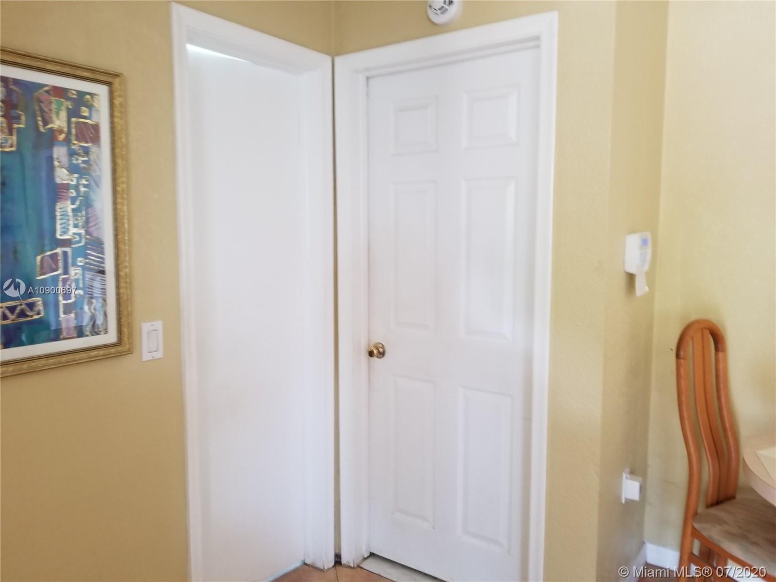 7500 NW 21st Ct, Sunrise FL 33313 photo 3