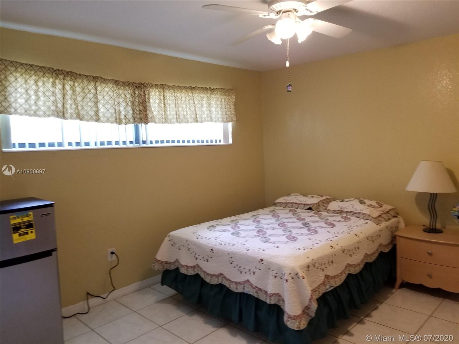 7500 NW 21st Ct, Sunrise FL 33313 photo 4