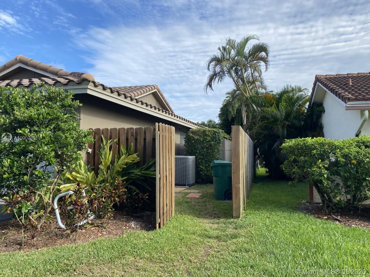9006 NW 20th Mnr, Coral Springs FL 33071 photo 3