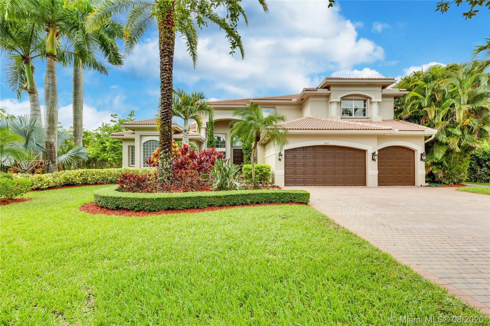 10767 Garden Ridge Ct, Davie FL 33328