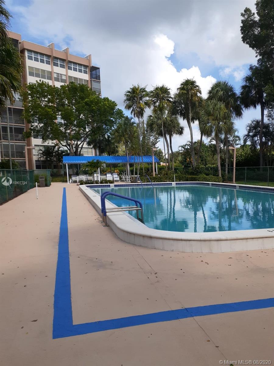 1400 Saint Charles Pl # 418, Pembroke Pines FL 33026 photo 4