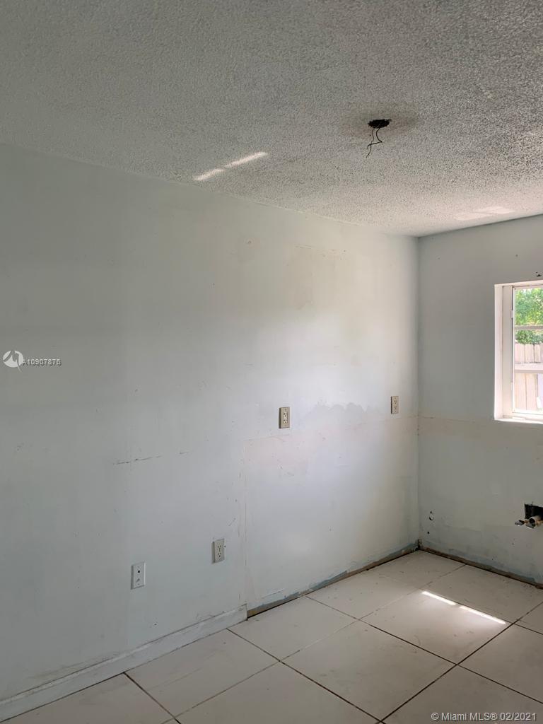 4615 NW 185th St, Miami Gardens FL 33055 photo 2