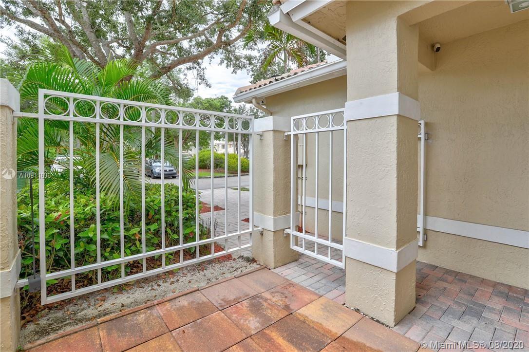 2190 NW 171st Ter, Pembroke Pines FL 33028 photo 3