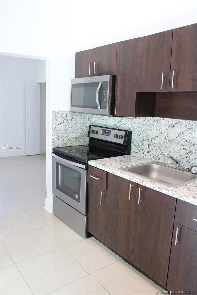 876 SW 2nd St # L, Miami FL 33130