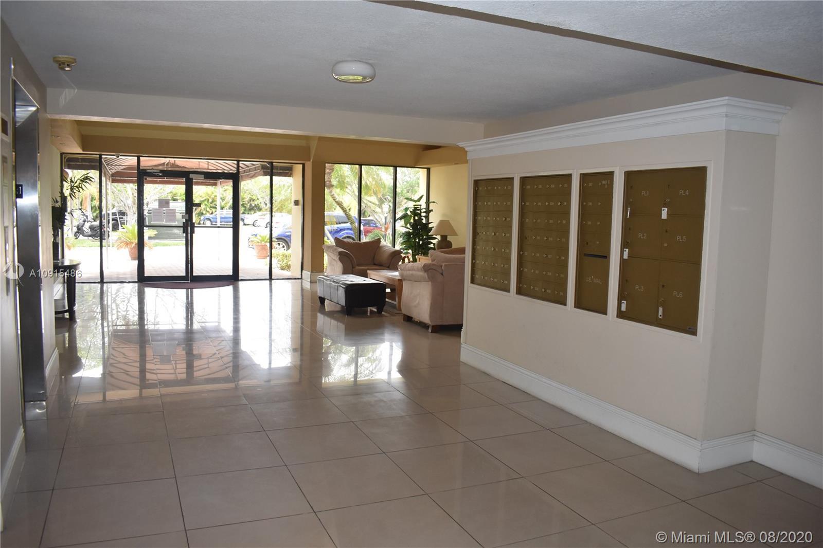 100 Lakeview Dr # 101, Weston FL 33326 photo 3