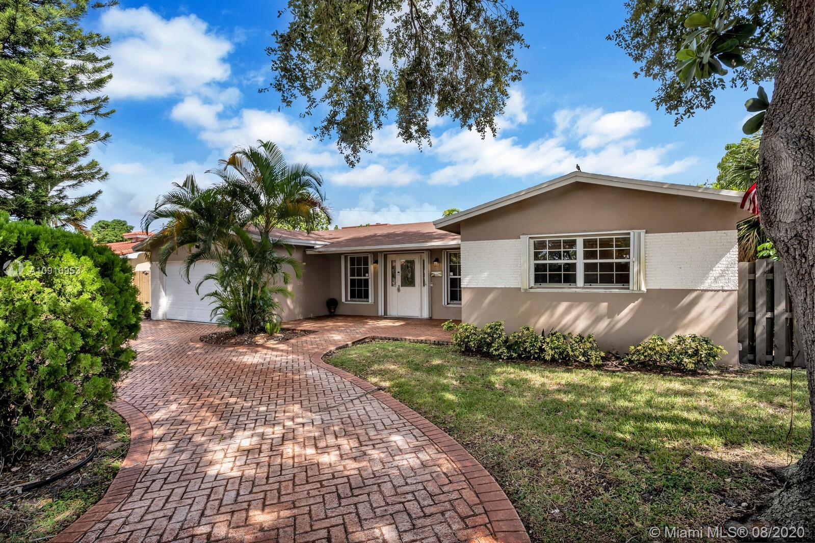 4801 Harrison St, Hollywood FL 33021 photo 2